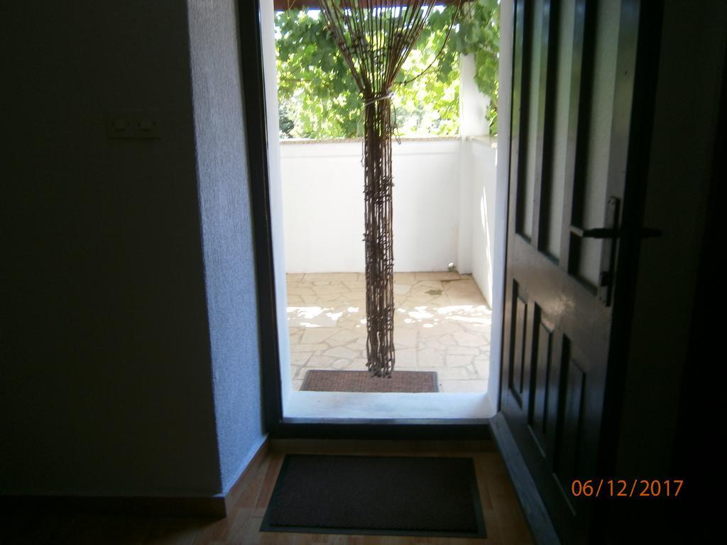 Holiday Home Loznati Cres Exterior photo